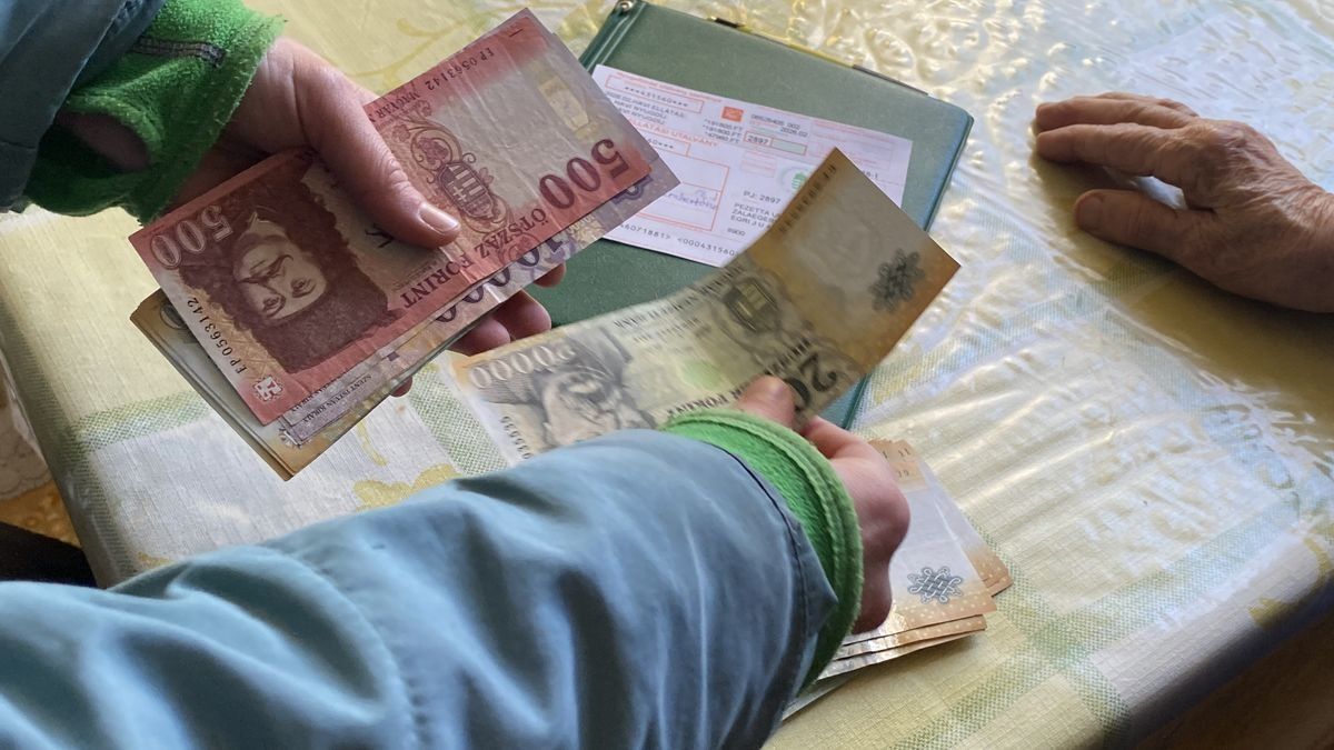 Nyugdíj: korábban érkezik a pénz, de utána akár 41 napot is várni kell az utalásra
