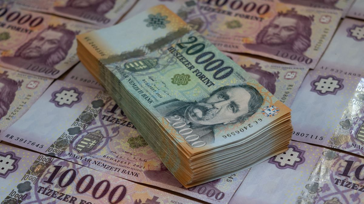 Szó nélkül zsebre tette a 3 millió forintot a szegedi pénzváltóban