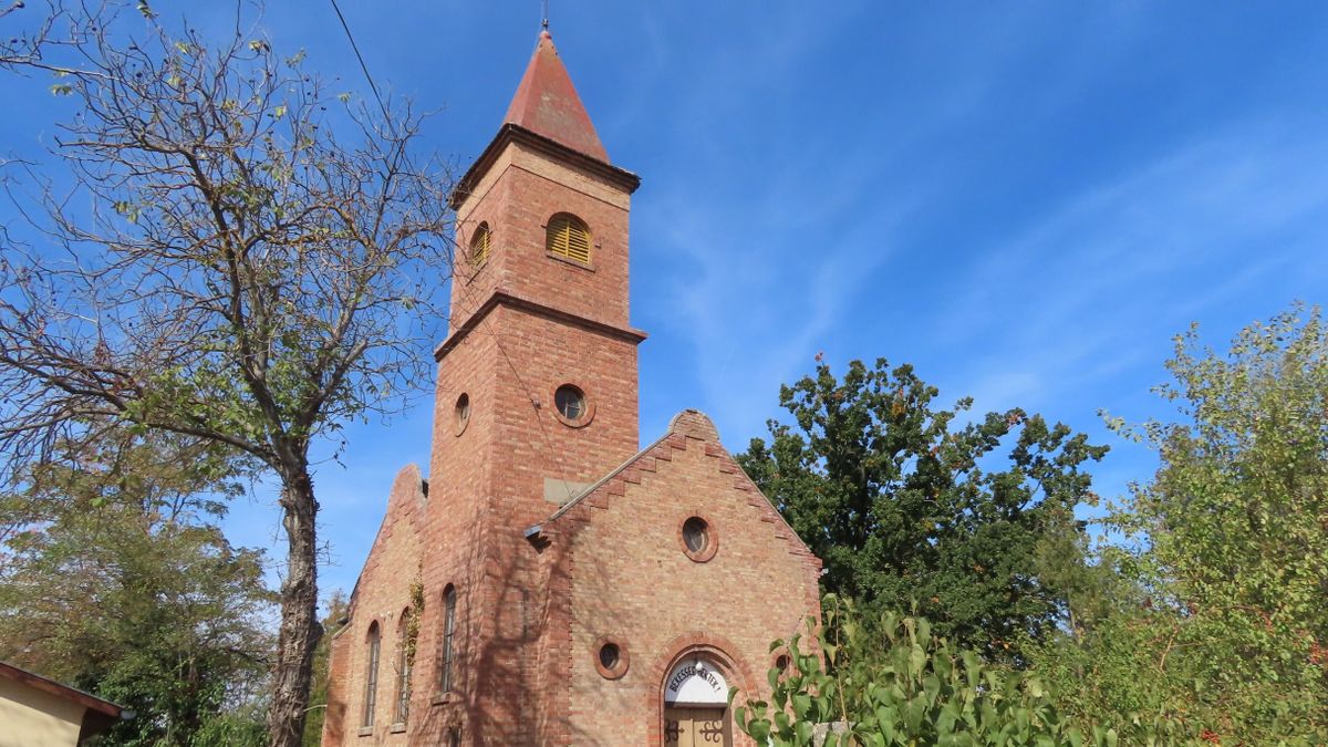 Megható összefogás: sorra ajánlják fel a vállalkozók a munkájukat, hogy megmentsék a nagymágocsi evangélikus templomot – galériával, videóval